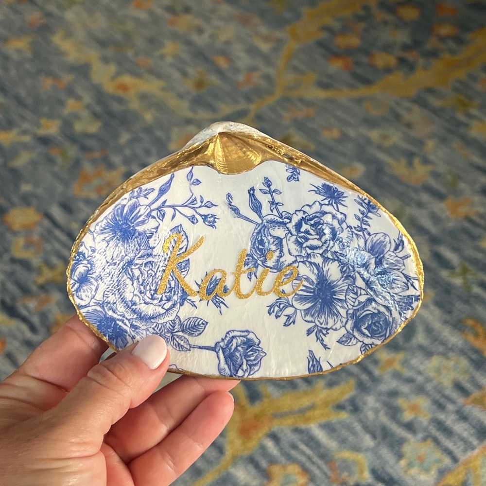 Personalized seashell jewelry dish